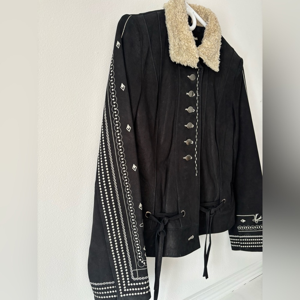 Tristant & Iseut - Black Suede Jacket with Shearling Collar - Picture 6 of 11